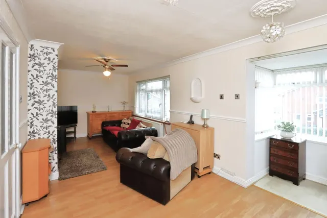 Photo 3 — Brookside Close, Sheffield, S12