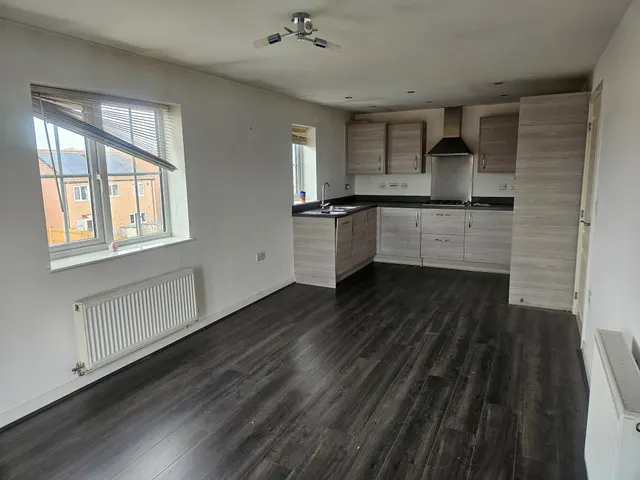 Red Hall Avenue, Wakefield, photo 1