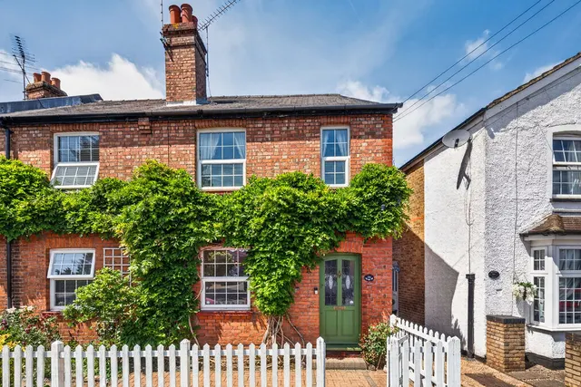 Binfield Road, Byfleet KT14 7PN, photo 1