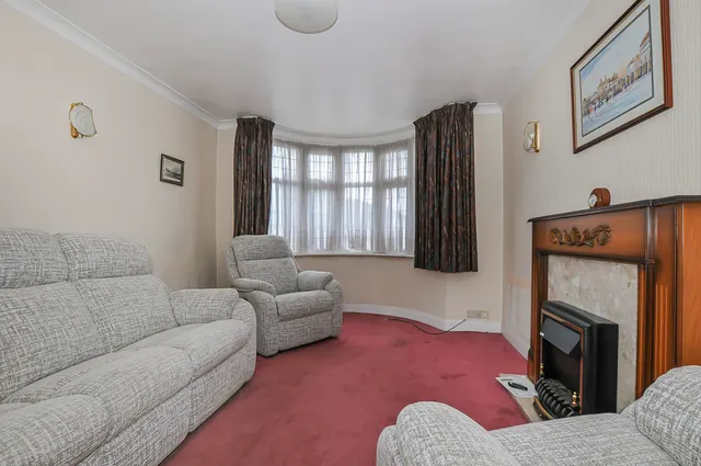 Photo 2 — Long Lane, Hillingdon, UB10