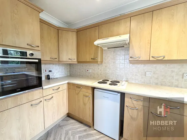 Whitehall Road, Sale, M33, photo 3