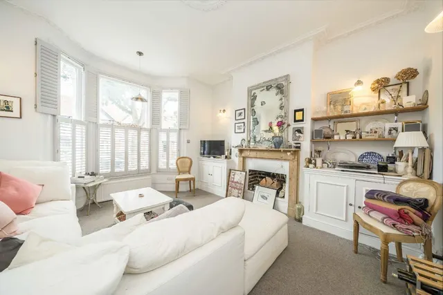 St. Margarets Road, TW1, photo 2