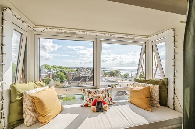 Westcliff Parade, Westcliff-on-Sea, Essex, SS0, photo 1