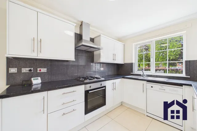 Photo 3 — Manor House Close, Leyland, PR26 7TX