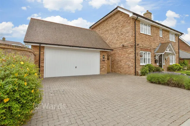 St. Crispin Close, Worth, CT14, photo 1