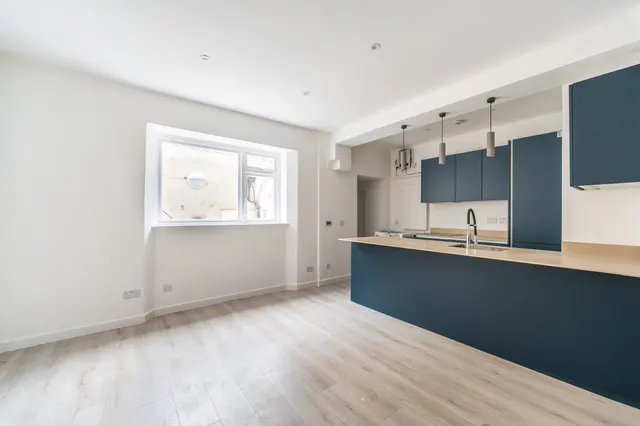 240a Gloucester Terrace, London, photo 1