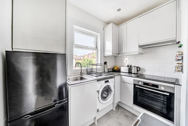 Photo 3 — Annington Road, London, N2