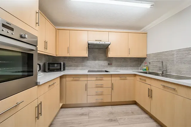 Warwick Road, Solihull, B92, photo 2