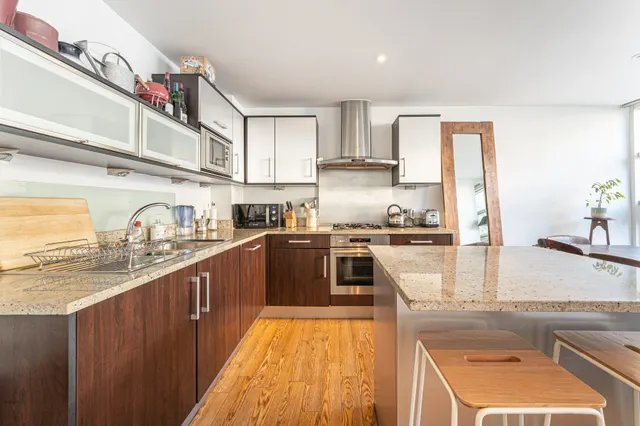 Photo 2 — 7 Lawfords Wharf, Lyme Street, London