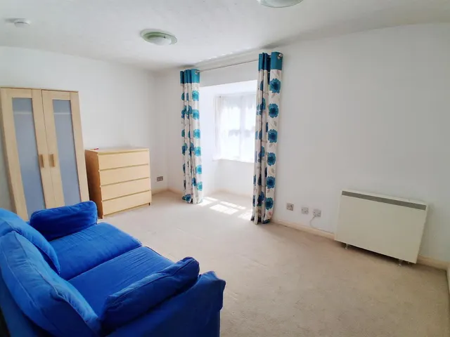 Heatherwood Drive, Hayes, photo 2