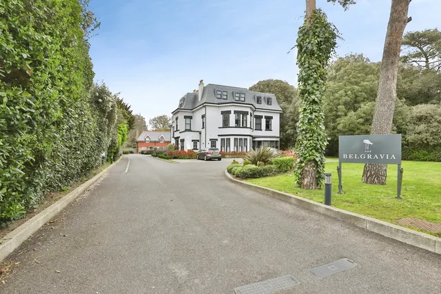 Christchurch Road, Bournemouth, BH1, photo 1
