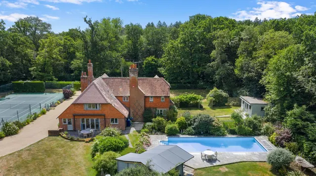 5 bedroom house — High Street Green, Chiddingfold, Godalming, Surrey, GU8 4YA