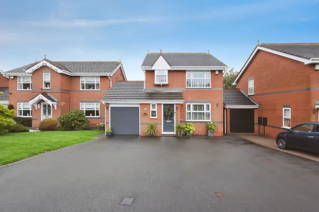 Churchill Drive, Rowley Regis, B65, photo 1