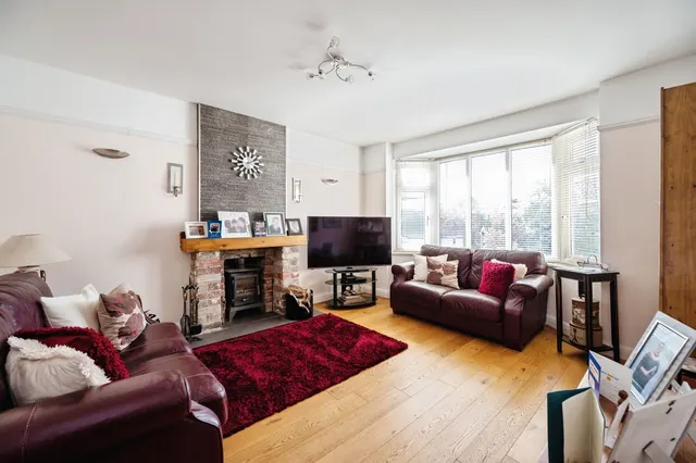 Elm Close Estate, Hayling Island, PO11, photo 2