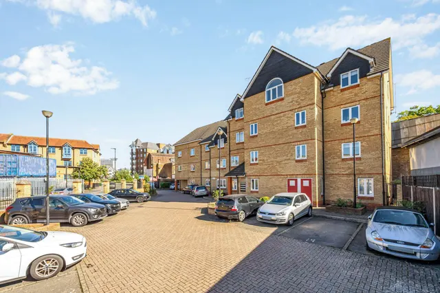 Bordeston Court, The Ham, TW8 8HW, photo 1