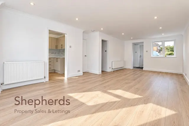 Westmeade Close, West Cheshunt, EN7, photo 3