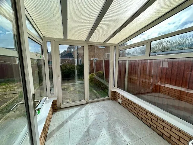 Denny Close, Upton, CH49, photo 2
