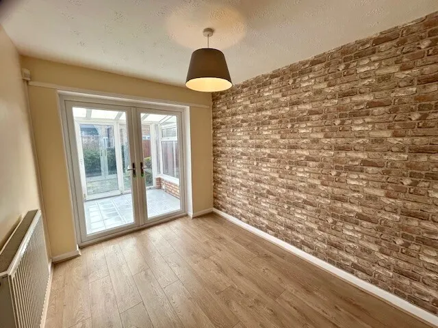 Denny Close, Upton, CH49, photo 3