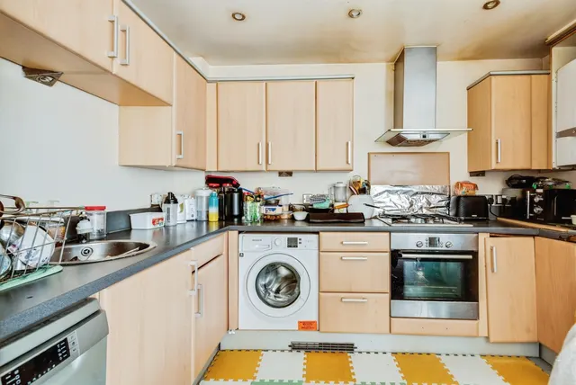 Lincoln Street, Swindon, SN1, photo 2