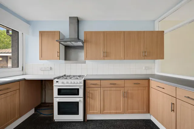 Photo 3 — Heathfield Terrace - Plumstead - London - SE18