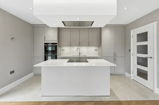 Flat 4 The Catsey Catsey Lane, Bushey..., photo 1