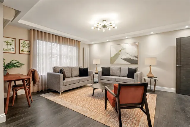 3 bedroom flat — St. Johns Wood Park, London