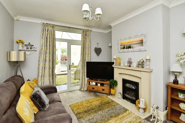 Photo 2 — The Avenue, STOKE-ON-TRENT, Staffordshire, ST4