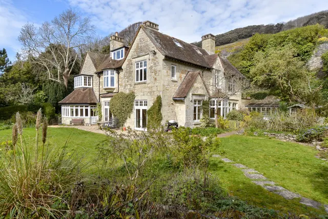 Bonchurch, PO38, photo 1