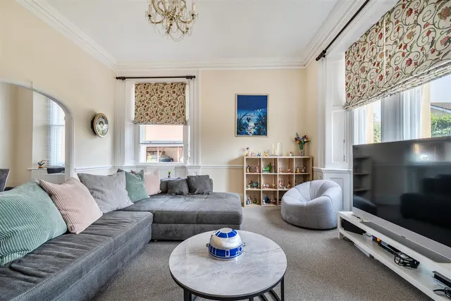 Derriads Lane, Chippenham, SN14, photo 3