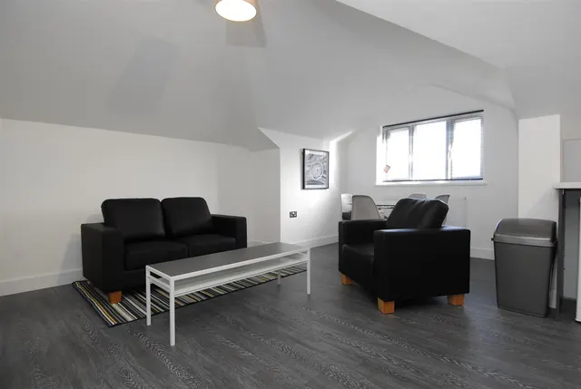 Belgrave Manor Apt, Plymouth, photo 2