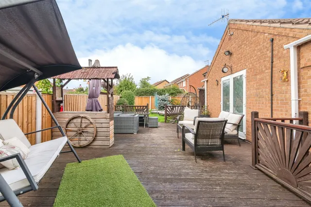 Photo 2 — Ringstead Close, West Bridgford, Nottingham