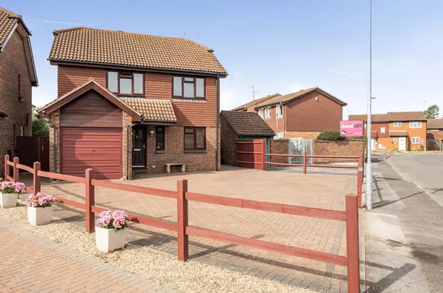 Tamar Way, Wokingham, RG41, photo 1