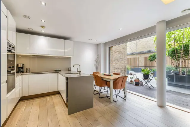 Farm Lane, Fulham, London, SW6 1QA, photo 1