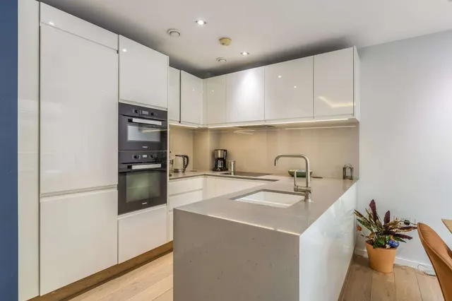 Photo 3 — Farm Lane, Fulham, London, SW6 1QA