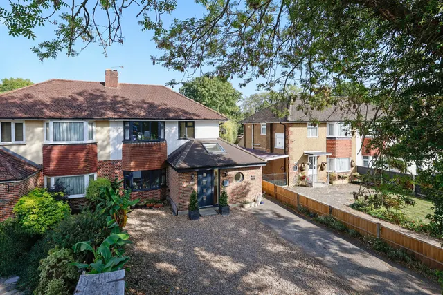 Balcombe Road, Horley, RH6, photo 1