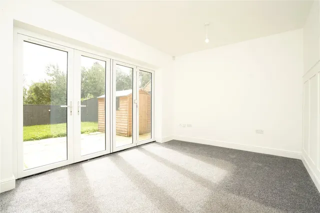 Imperial Close, Wakefield, WF2, photo 2
