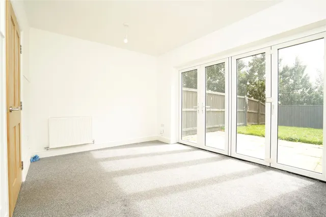 Imperial Close, Wakefield, WF2, photo 3