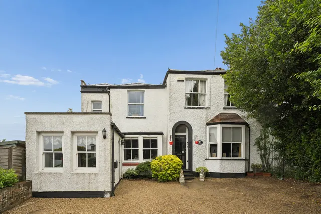 Little Bushey Lane, Bushey, Bushey, WD23 4RN, photo 1