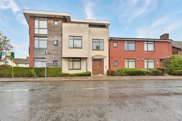 Watford, WD24, photo 1