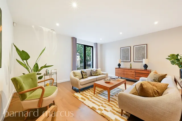 Beatrice Place, London, SW19, photo 2