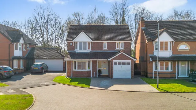 Pendle Gardens, Culcheth, Warrington, Warrington, WA3 4LU, photo 1
