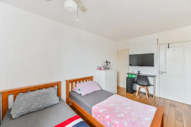 23 Kelvedon House, Guildford Road, London, photo 1