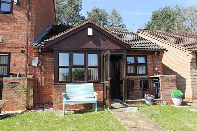 Skylark Way, Kidderminster, photo 1