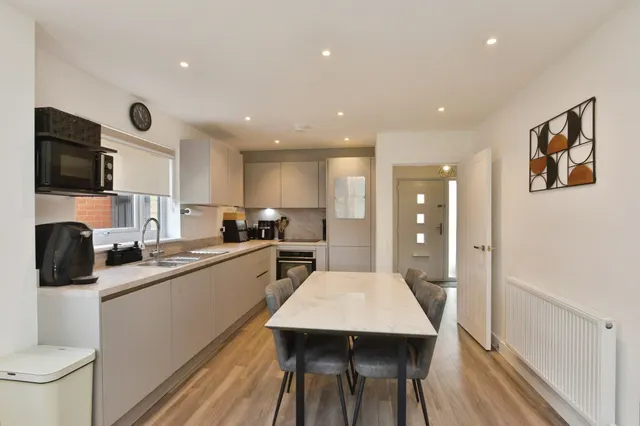 White Grove, Glebe Farm, MK17, photo 2