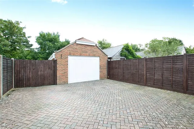 Hightown Road, Ringwood, BH24, photo 2