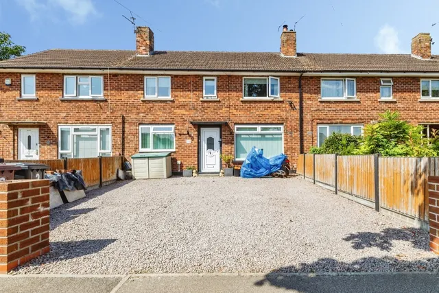 Redbourne Drive, LINCOLN, photo 1