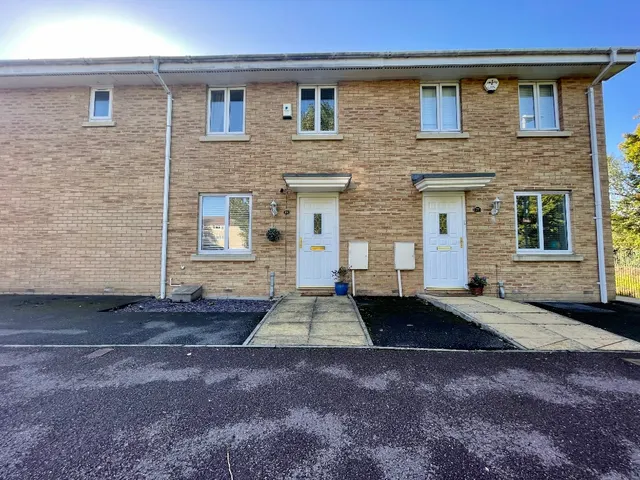 Lloyd Close, Cheltenham, GL51, photo 1