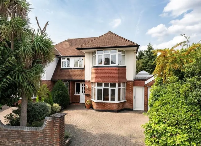 Oxford Crescent, New Malden, KT3, photo 1