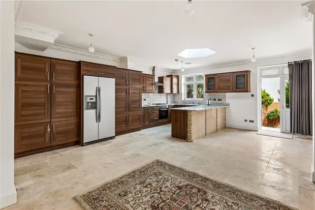 Topsham Road, London, SW17, photo 1