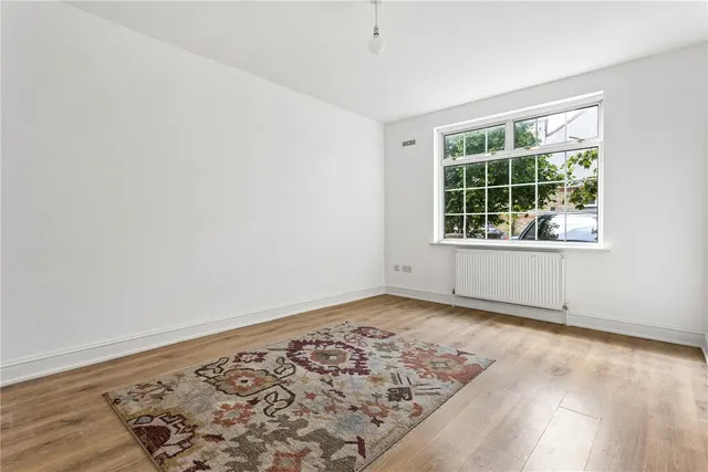 Topsham Road, London, SW17, photo 1